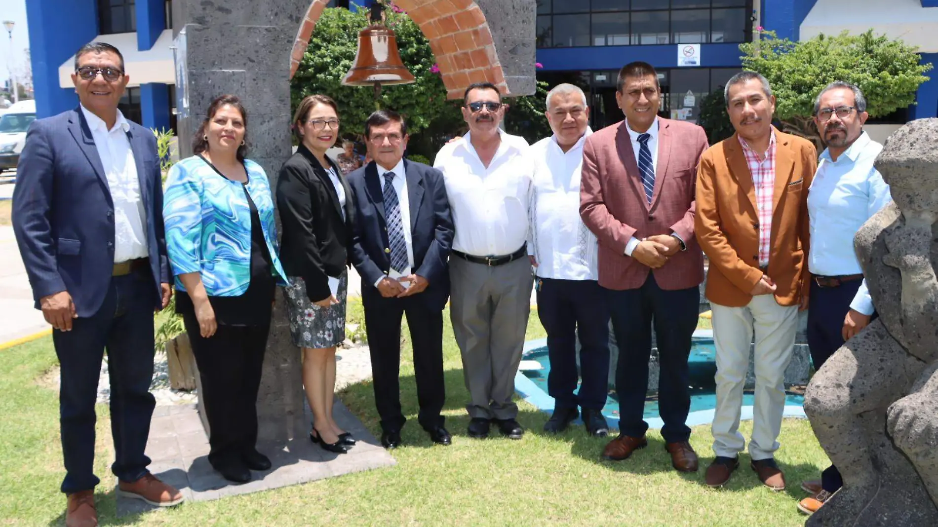 FOTO PRINCIPAL SJR Autoridades del instituto y maestros reconocidos